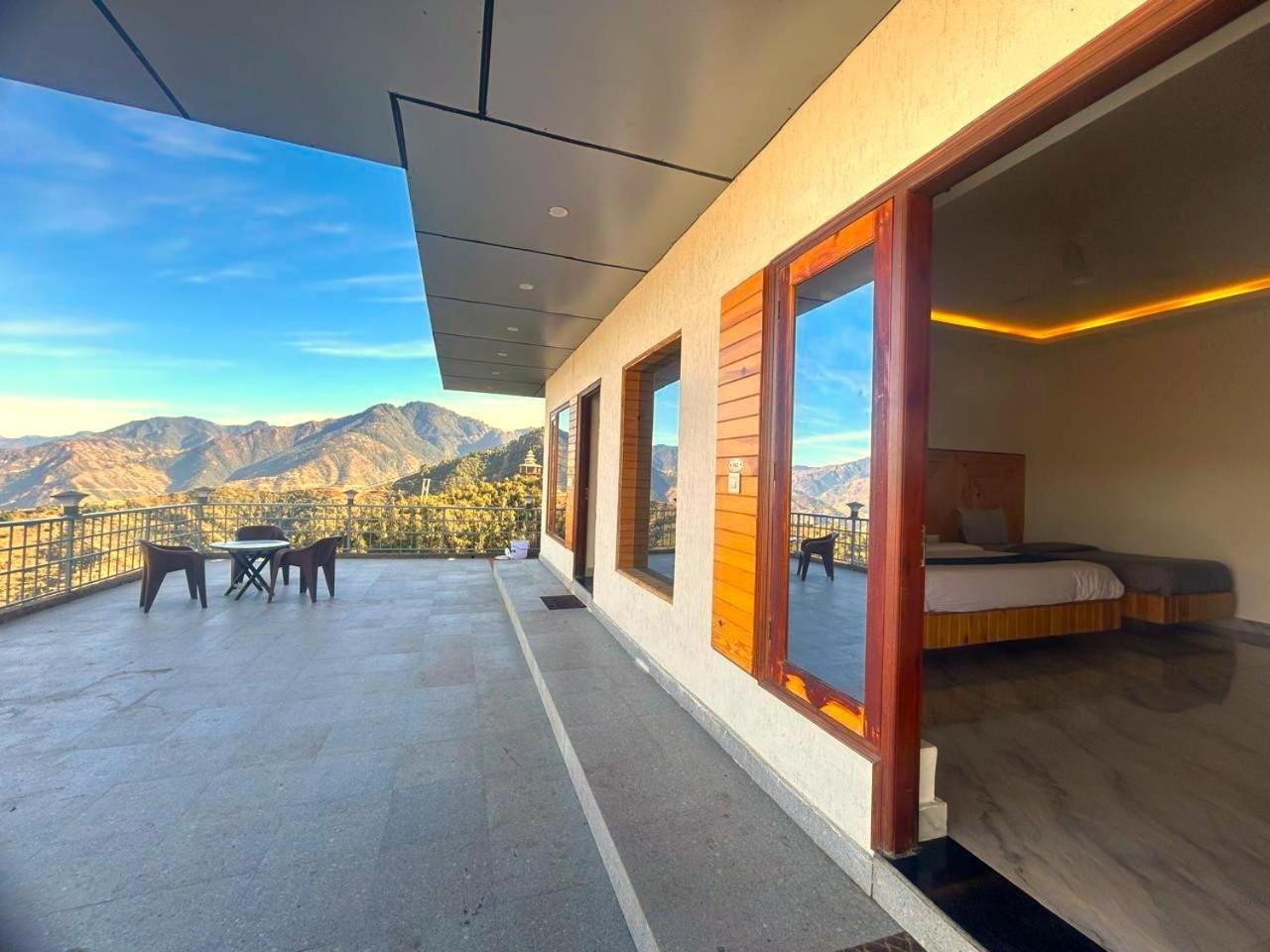 Living On The Edge A Luxury Stay موسوري المظهر الخارجي الصورة
