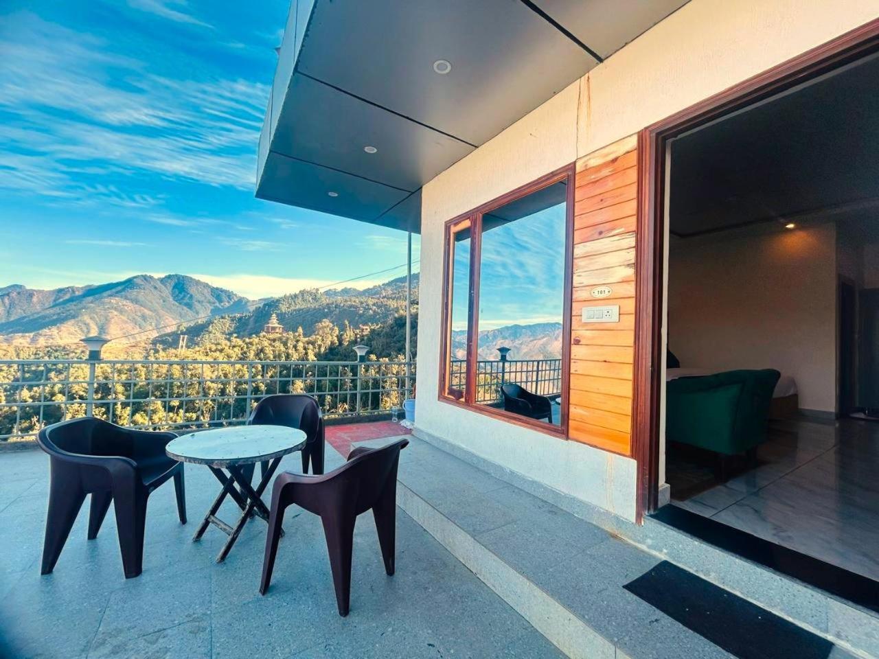 Living On The Edge A Luxury Stay موسوري المظهر الخارجي الصورة