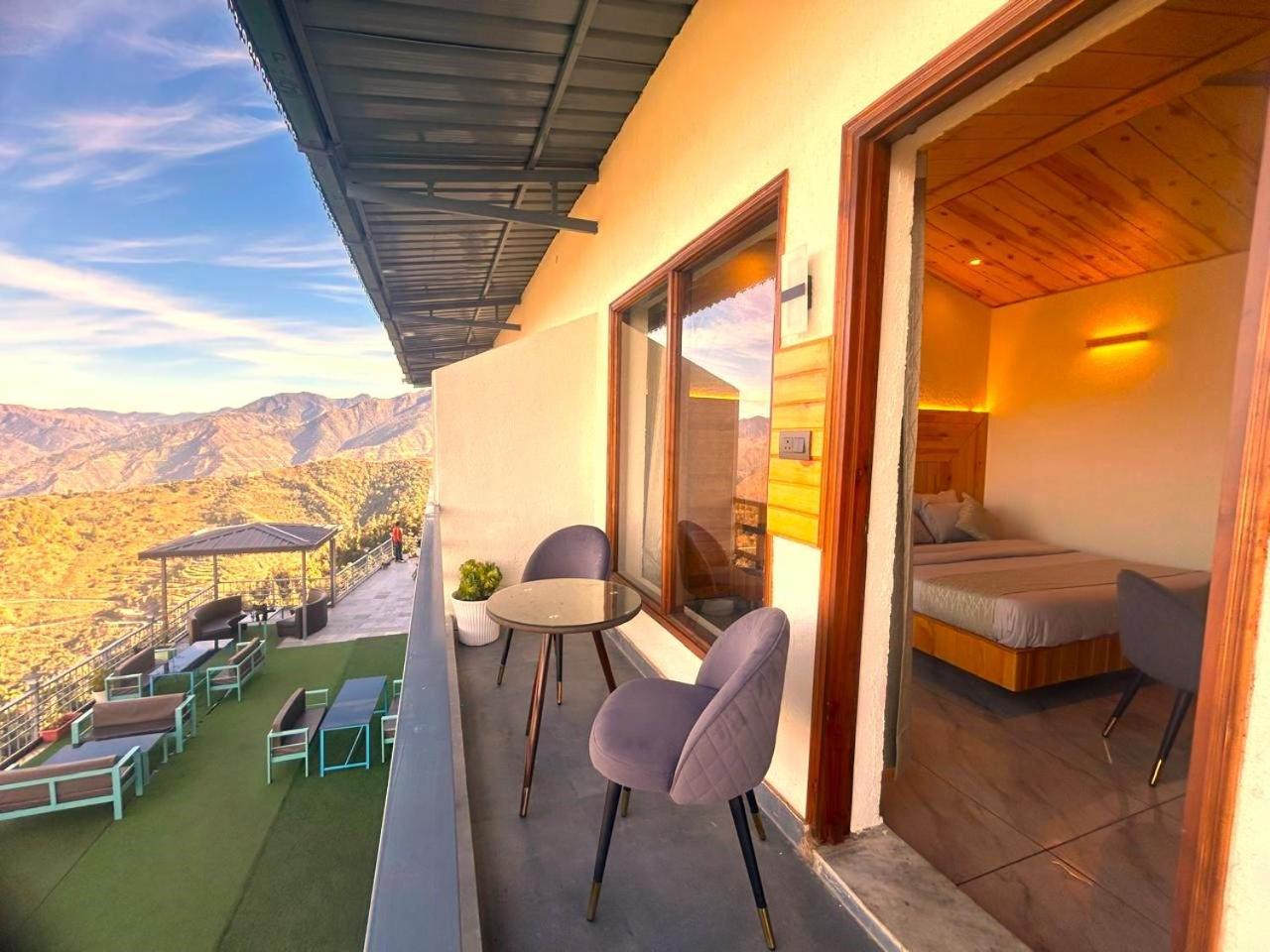 Living On The Edge A Luxury Stay موسوري المظهر الخارجي الصورة
